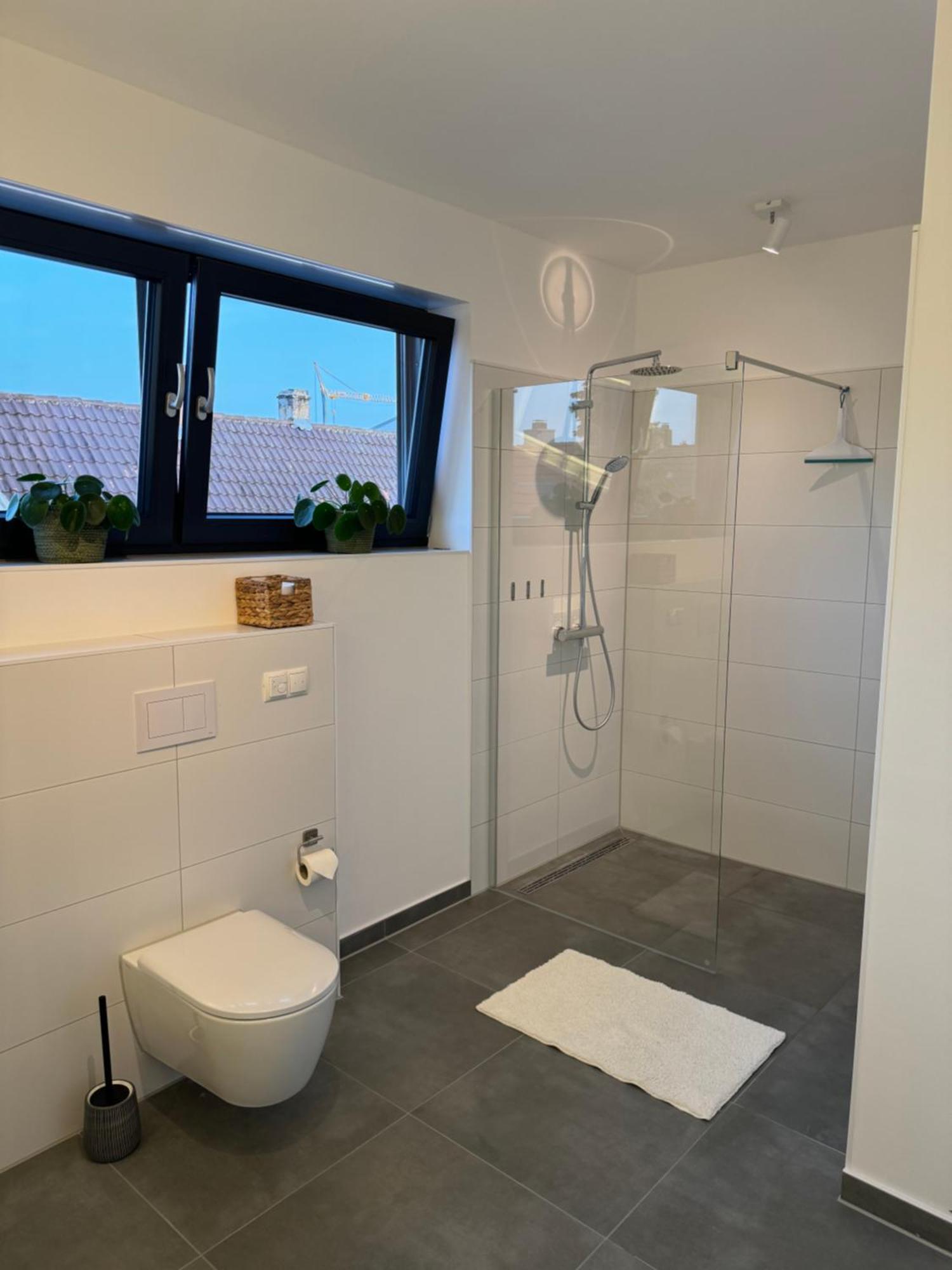 Moderne Ferienwohnung Mit Terrasse, Grill & Privatparkplatz Venningen Экстерьер фото